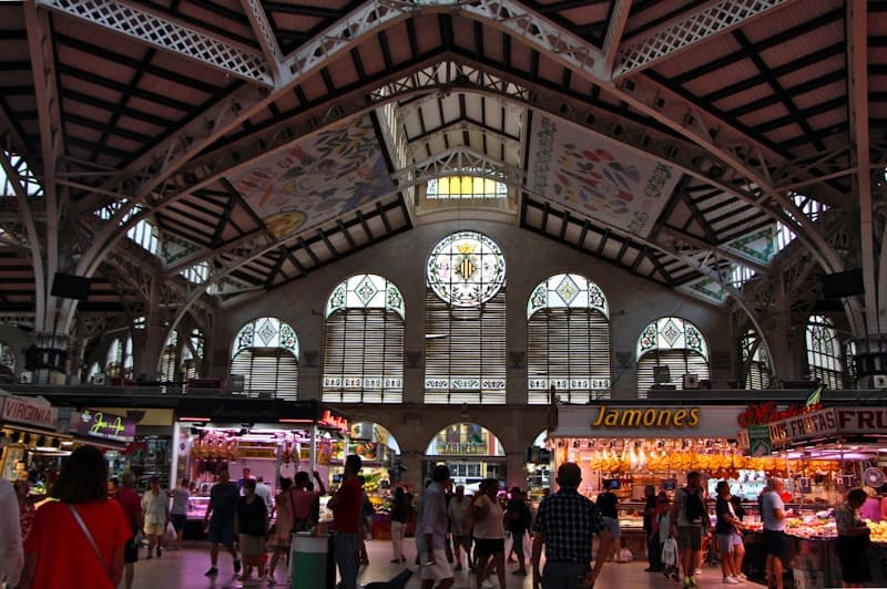 Explore Mercado Central